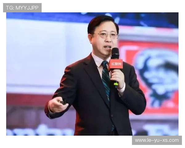 裁判判罚引发广泛争议，业内专家热议规则公正性