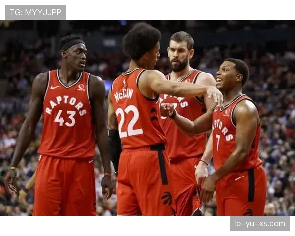 加亚左路攻防技术解析：传中精准与位置感出色