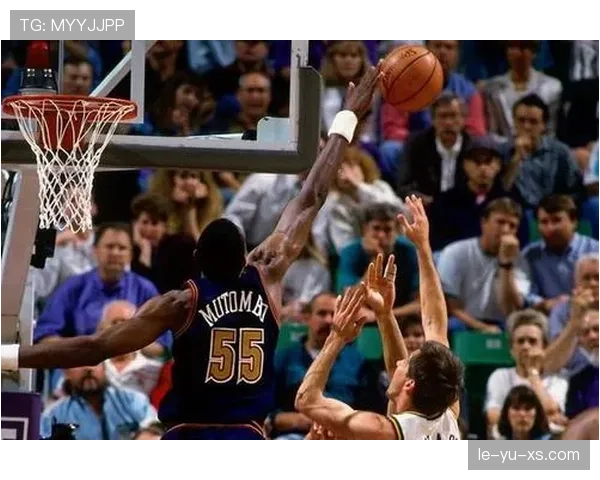 穆托姆博防守篮板率提升，抢断效率明显优于同位置内线